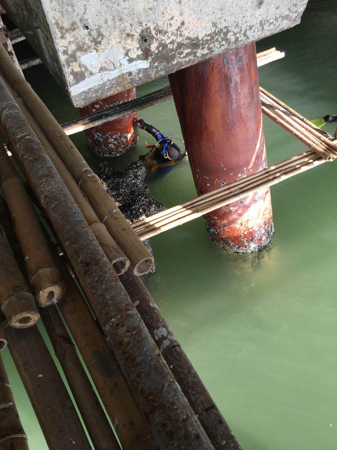 Recubrimiento anticorrosivo viscoel&aacute;stico para estructuras de acero en alta mar (1)